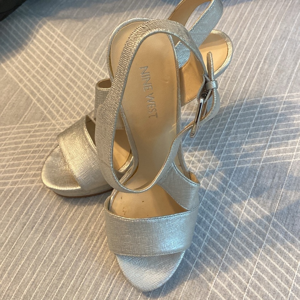 Nine West Size 6.5 Say No More Leather Platform Sandal